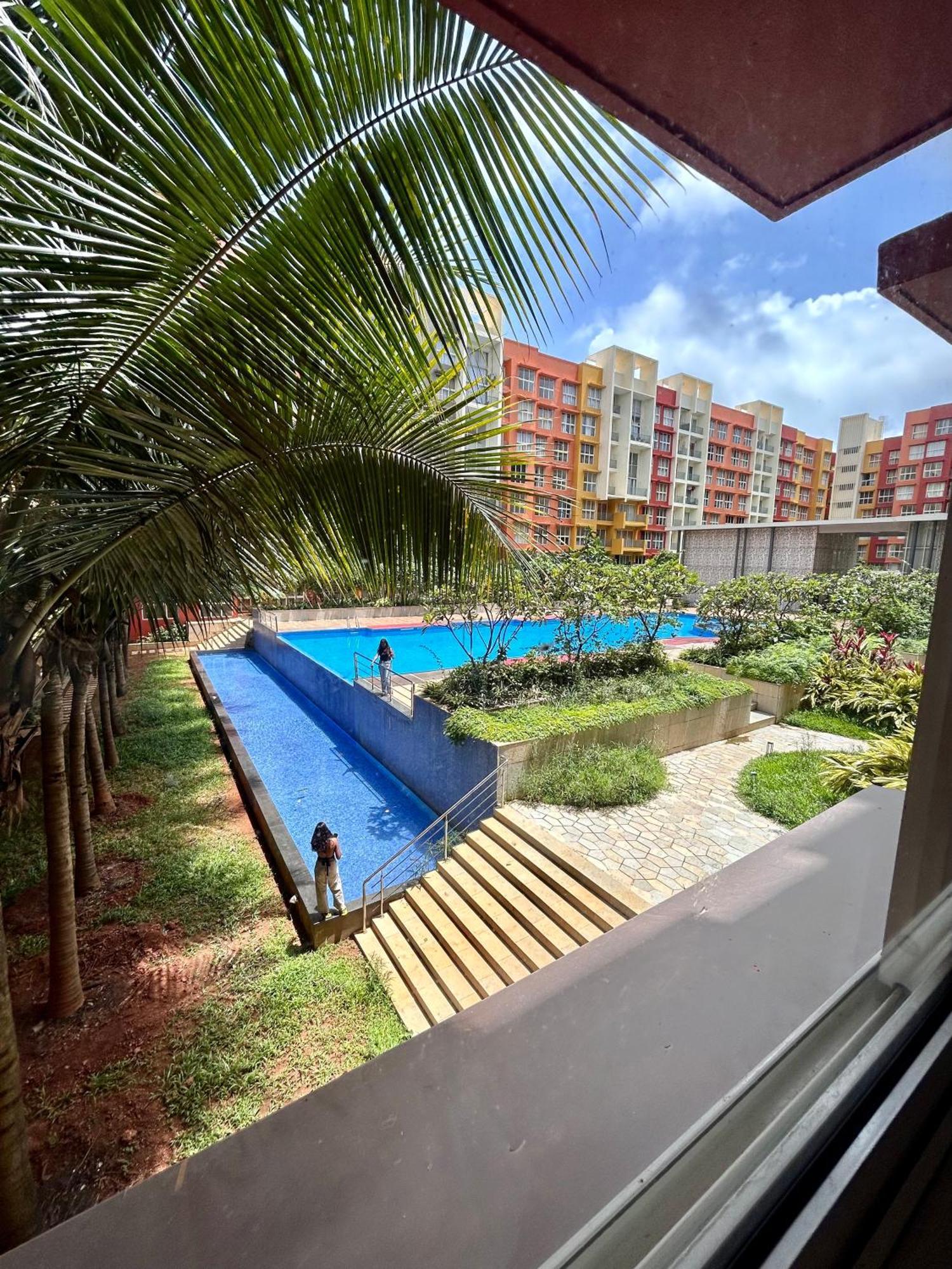 Pool And Garden View Good Stay Premium 2 Bhk Flat 104 다볼림 외부 사진